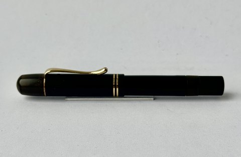 Sort Pelikan 100 fyldepen