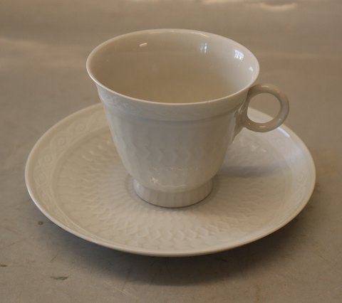 11538 Kaffekop 6.3 x 7.5 cm og underkop 13.5 cm Kongelig Dansk Viftestellet, hvid