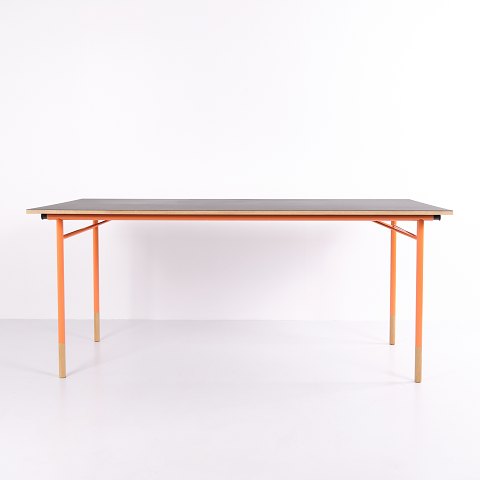 item no: 627704