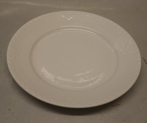 622 (572-1) Frokosttallerken 22 cm (621)  Royal Copenhagen Hvid halvblonde