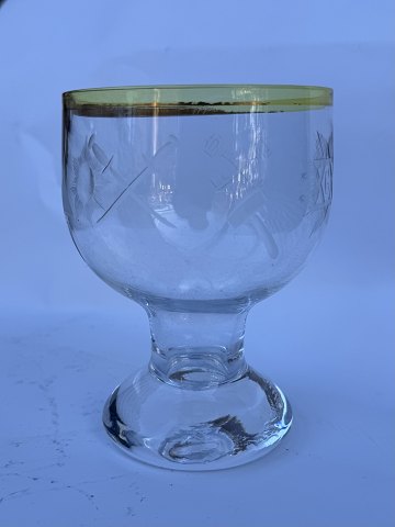 Frimurerglas: slebne symboler på ølglas