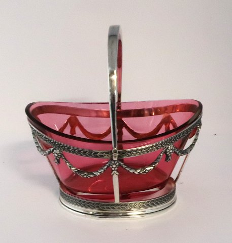 A. E. Eddelien, København. Sølvskål med glas indsats (826). Længde 14 cm.