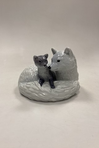 Royal Copenhagen Motherly Love Figur - Polarræv med Unge No. 443