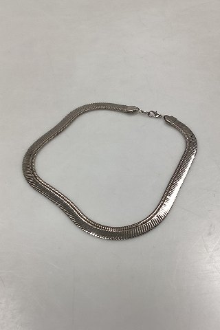 Halskæde i blankt metal