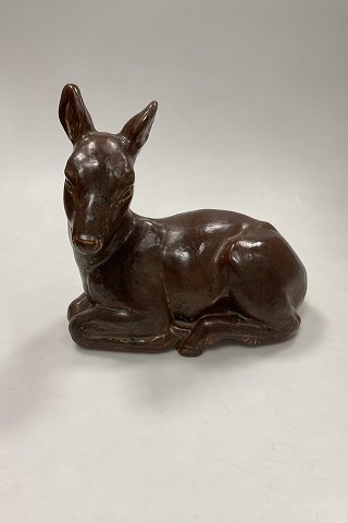 Royal Copenhagen Stentøjsfigur af liggende Hjortekid No 20506