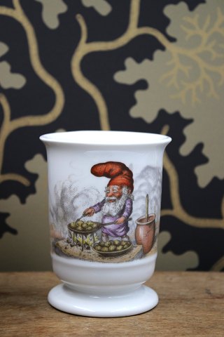 Royal Copenhagen Christmas mug in porcelain with a Christmas motif. 5/5436...