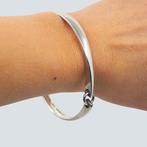Hans Hansen; Armring i sterling sølv, nr. 218