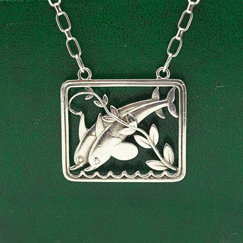 Georg Jensen; Halskæde af sterlingsølv #94 med delfinmotiv