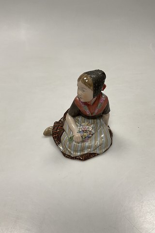 Royal Copenhagen Overglasur Figur af Farø Blomster Pige No. 12416