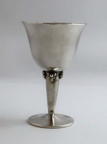 Herbert Wilhelm F. Jensen, Bagsværd. Lille sterlingsølv drikkeglas (925). Højde 9,5 cm