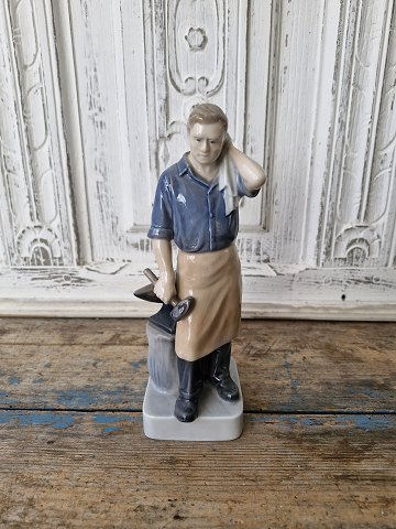 Royal Copenhagen Figurine - blacksmith No. 4502