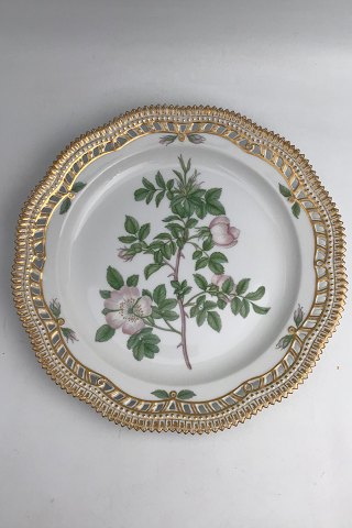 Royal Copenhagen Flora Danica Tallerken med gennembrudt kant No. 20/3526