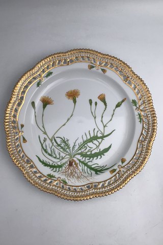 Royal Copenhagen Flora Danica Tallerken med gennembrudt kant No. 20/3526