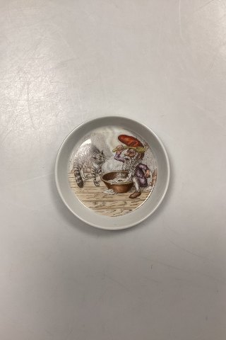 Royal Copenhagen Nisse Julestel Asiet No. 3
