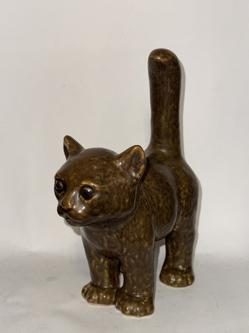 Knud Basse: Figur af stående kat