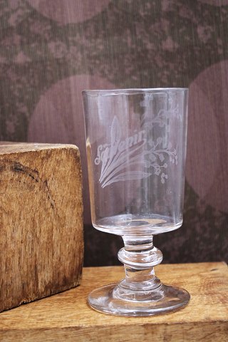 Fint gammelt mundblæst fransk souvenir vin glas med graveret skrift"Souvenir"