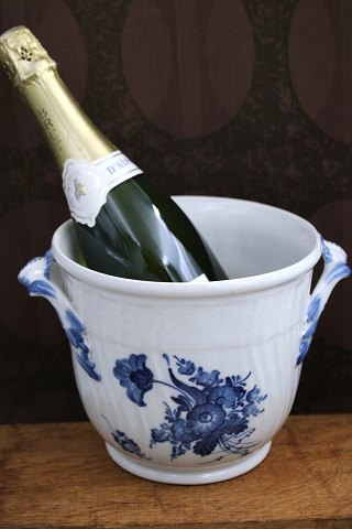 Royal Copenhagen Blue Flower Curved Champagne / Wine cooler with handle...