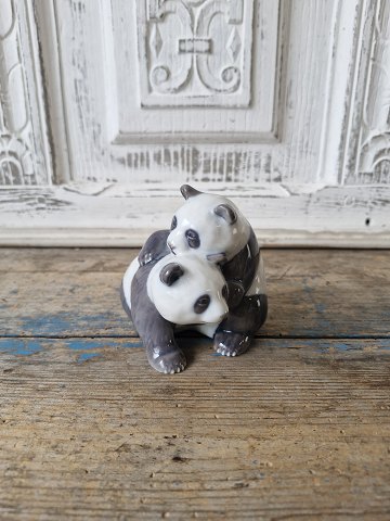 Royal Copenhagen figur, pandaunger No. 667