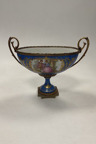 Oval Porcelæns skål med bronze montering i Sevres Stil