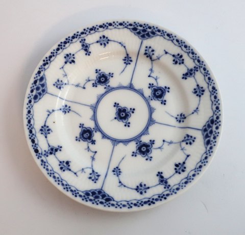 Royal Copenhagen. Musselmalet, halvblonde. Kagetallerken. Model 574. Diameter 17 cm.  (2 sortering)