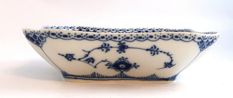 Royal Copenhagen. Musselmalet, halvblonde. Firkantet skål. Model 708. Bredde 20 cm. (2 sortering).