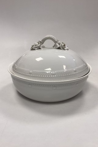 Royal Copenhagen Hvid Flora Danica / Perlestel Terrin No. 3568