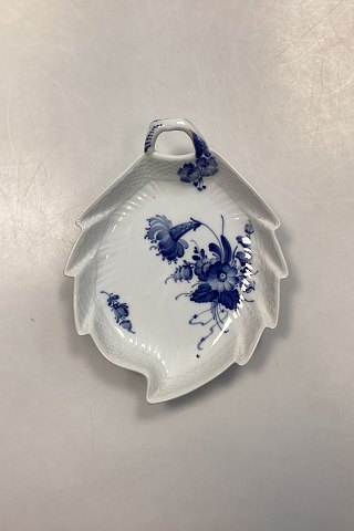 Royal Copenhagen Blå Blomst Svejfet Asiet No. 1599