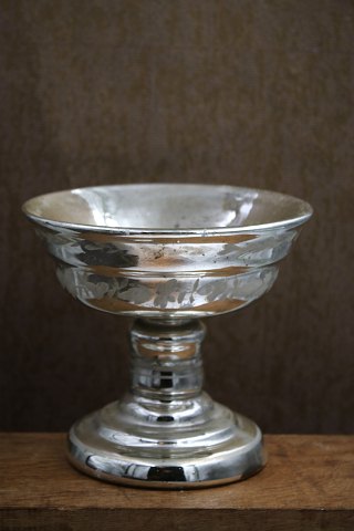 LARGE 19th century bowl on foot in poor man