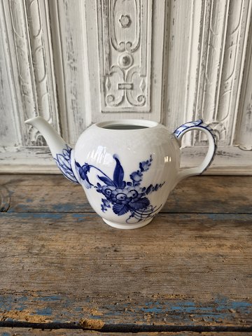 Royal Copenhagen Curved Blue Flower teapot without lid No. 1788