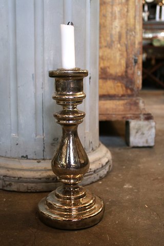 Antik , 1800 tals lysestage i fattigmandssølv med fin gammel patina.Højde: 27,5cm. Fod Dia.: 13cm...