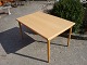 Spisebord i egetræ fra 1960´erne i dansk design fin stand 5000 m2 udstilling