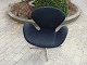 Svanestol i sort uld tegnet af Arne jacobsen i perfekt stand 5000 m2 udstilling