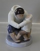 B&G FigurineB&G 2412 Greenlander with child 20 x 14 cm  Design "Simon"