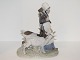 Stor Royal Copenhagen figurBondepige med to geder
