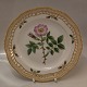 Kongelig Dansk Porcelæn Flora Danica20-3554 Rosa Canina L. Fad til lille rund frugtkurv, flad tallerken med gennemskåret bort 23 cm
