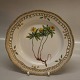 Kongelig Dansk Porcelæn Flora Danica20-3553-3535 "Anemone ranunculoides L." fra 1967  Fad til stor frugtkurv/ Middagstallerken med gennembrudt kant Nyt nr: 637  25 cm