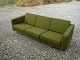 3 pers sofa model GE 300 i grøn uldstof designet af Hans Wegner 5000 m2 udstilling
