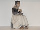 Royal CopenhagenStor figur af Amagerpige