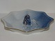 Seagull with gold edgeDish with sea horse in the middle