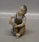 B&G Figurine B&G 2275 Boy with shoe 
