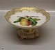 Kongelig Dansk 429-3586 Gl. Juliane Marie Konfektskål på høj fod decoreret med frugtgren med pære og guld i Flora Danica stil 10 x 20 cm (før 1900) maler #23 
