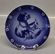 Royal Copenhagen Plate 1986 RC Mother Dog and puppies Plate 15.5 cm