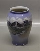 Kongelig Dansk 3644 Kgl. Vase Bjælkehytte fra Rebild 15 cm