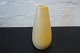 Palshus vase nr 11761 i cremegul højde 13 cm i perfekt stand