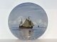 Royal CopenhagenStor platte med skibe til havs fra 1898-1923