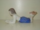 Bing & Grøndahl figur, Pige ligger og læser bogDek. Nummer 2304