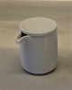 Hvidpot  6210 - 6310 Flødekande, lille 0,6 dl (392) med låg 6.5 cm 6210 Kongelig Dansk porcelæn  Design Grethe Meyer