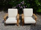 Et par Hans wegner hvilestole getama GE 290 lav model i egetræ istandsat 5000 m2 udstilling