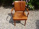 Gammel Fritz Hansen armstol i   cognac farvet patineret læder fra år ca. 19405000 m2 udstilling