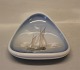 Lyngby 111-2-54 Tekantet skål med marine 18 x 16 cm 